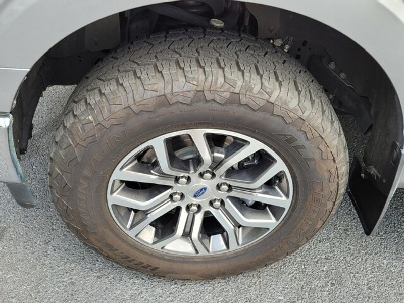 2022 Ford F-150 Lariat photo 15