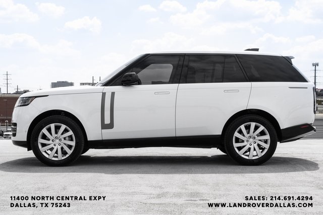 2023 Land Rover Range Rover SE photo 9