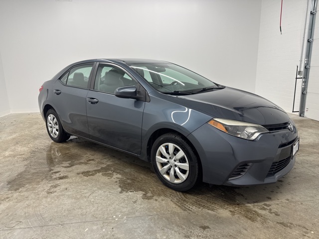2015 Toyota Corolla LE photo 2