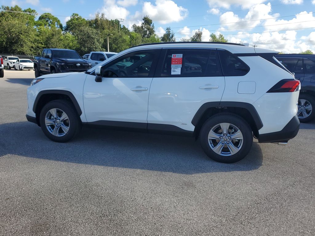 2025 Toyota RAV4 Hybrid LE photo 8