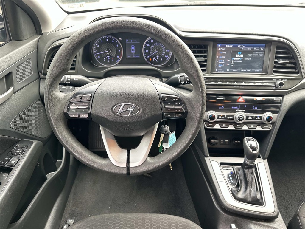 2020 Hyundai Elantra SEL photo 15