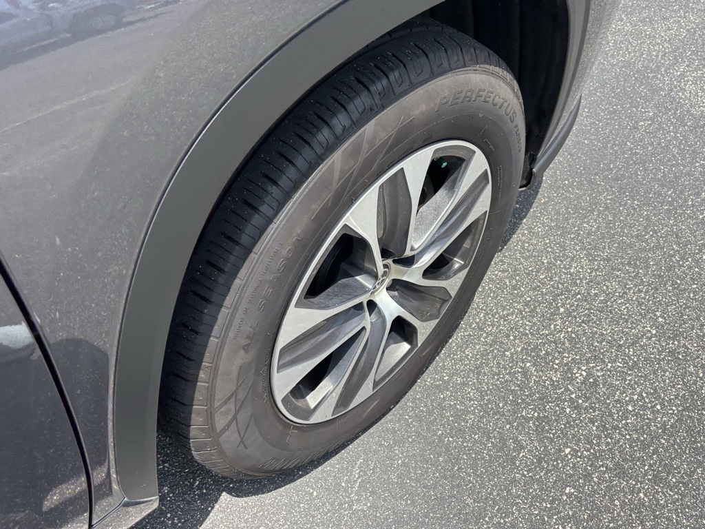 2022 Toyota Highlander Hybrid XLE photo 28