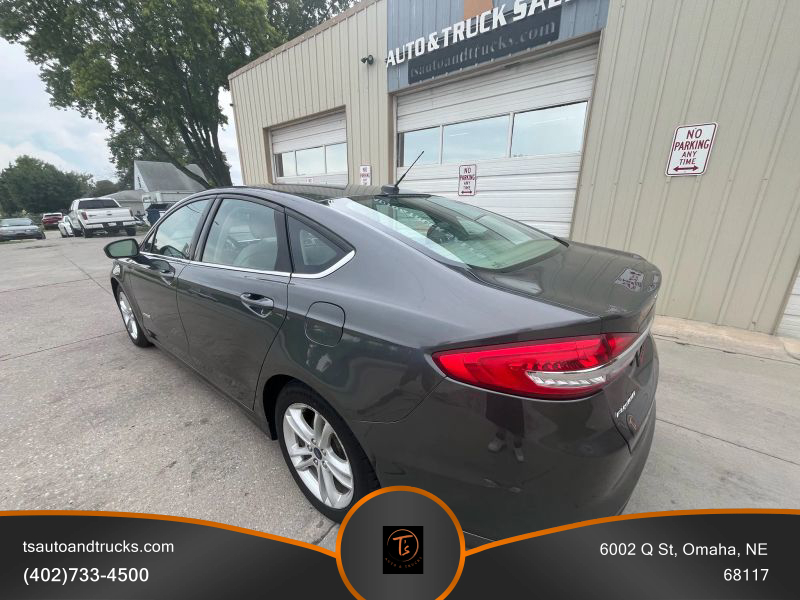 2018 Ford Fusion SE Hybrid photo 3