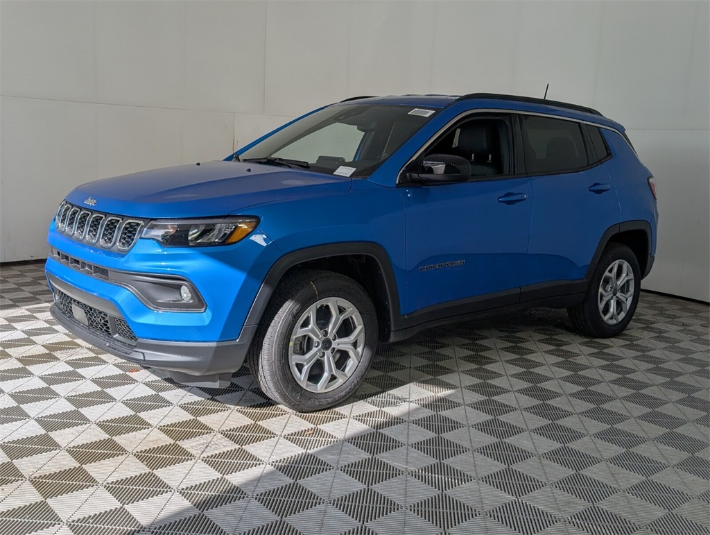 2025 Jeep Compass Latitude photo 4