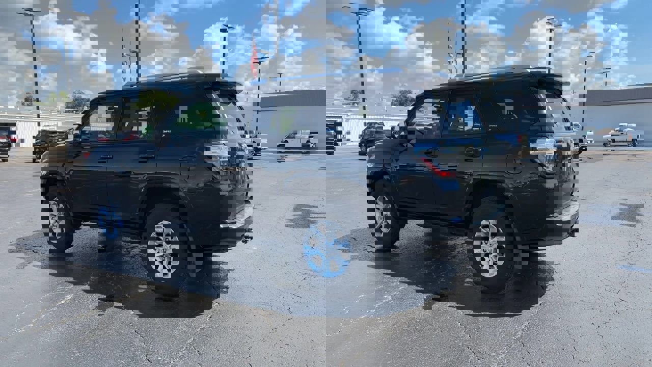 2017 Toyota 4Runner SR5 photo 5