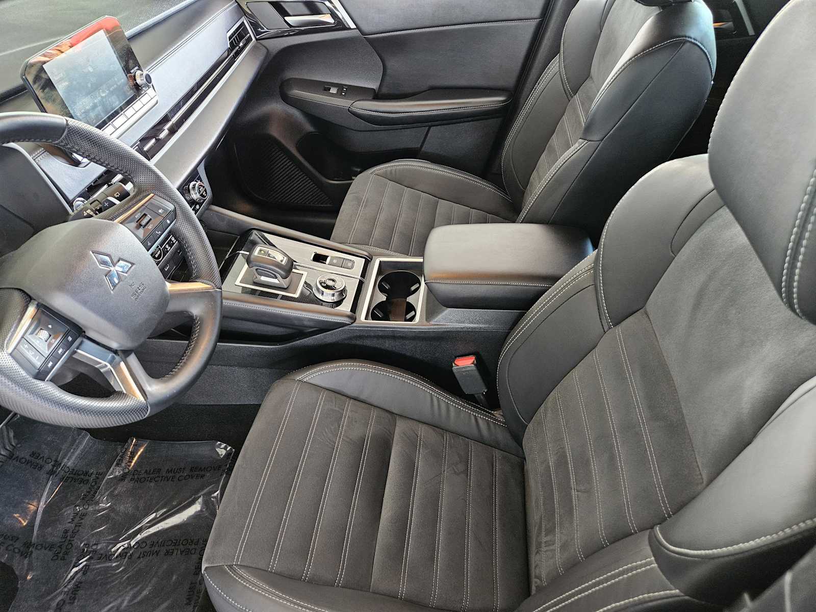 2022 Mitsubishi Outlander Black Edition photo 24