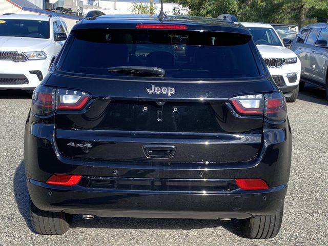 2024 Jeep Compass Limited photo 3