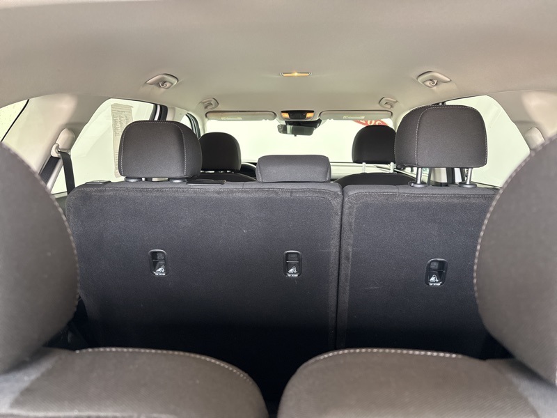 2022 Kia Sorento LX photo 10