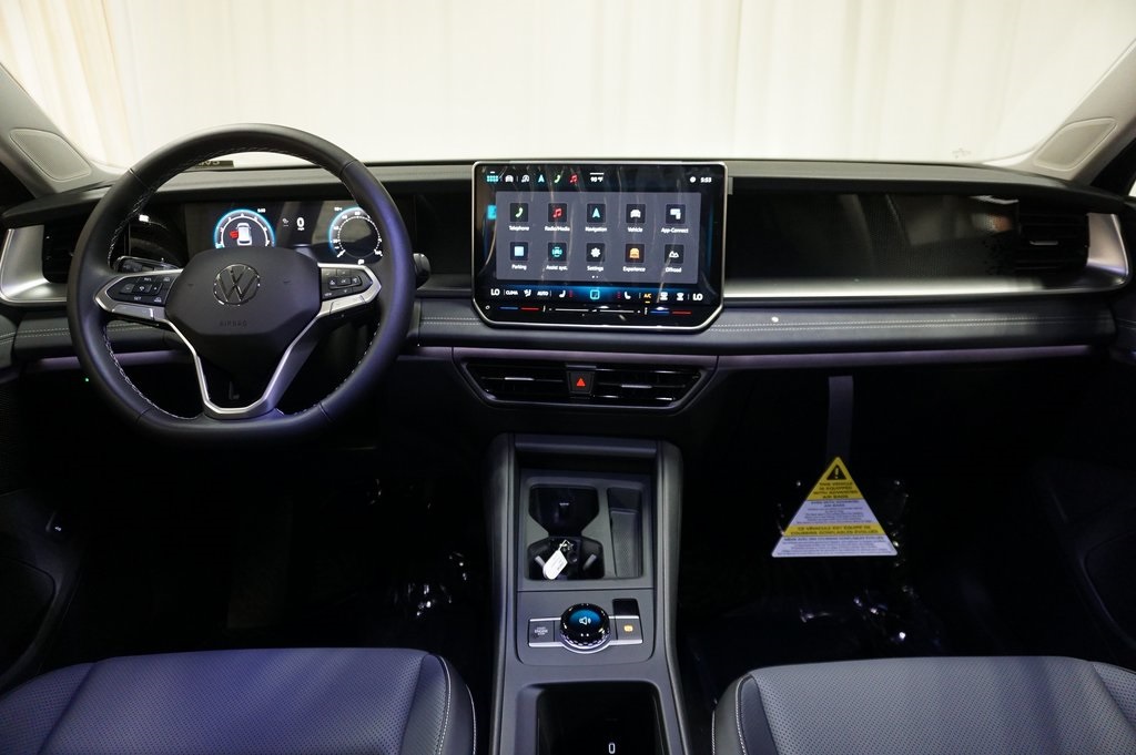 2025 Volkswagen Tiguan SE photo 12