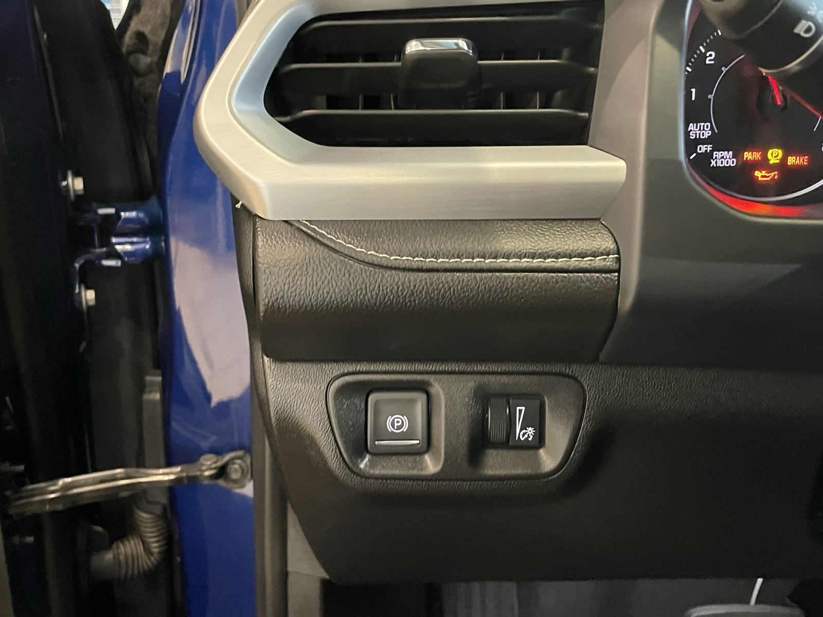 2023 Gmc Acadia SLE photo 17