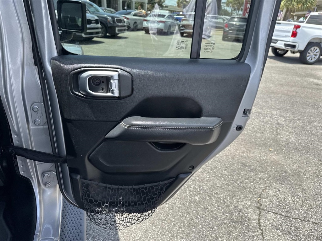 2020 Jeep Wrangler Unlimited Sahara photo 23