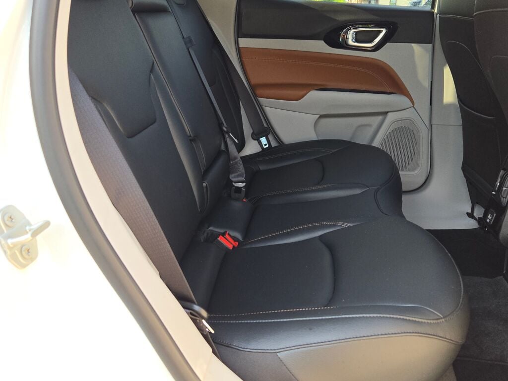 2023 Jeep Compass Limited photo 9