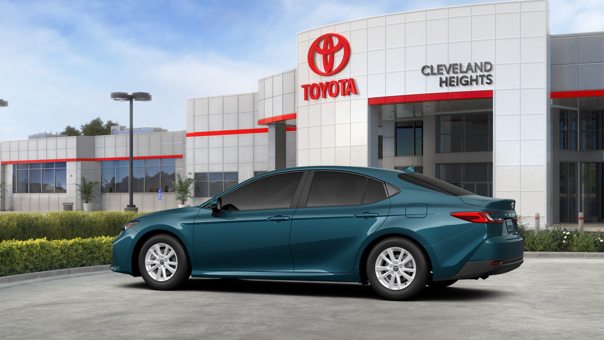 2026 Toyota Camry LE photo 5