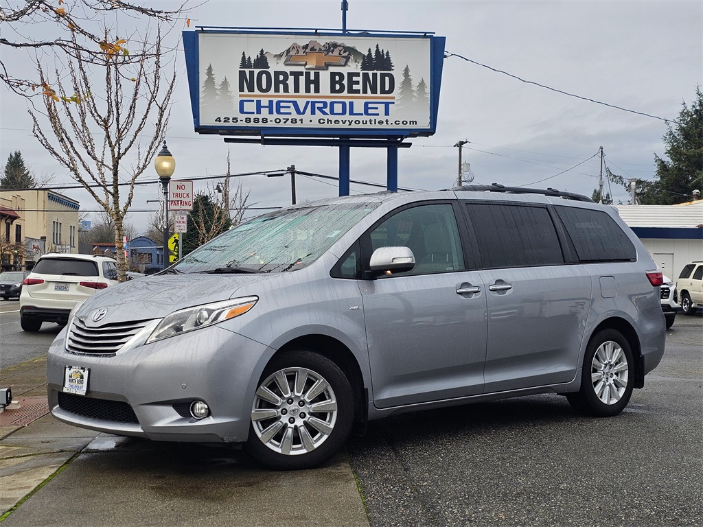 2017 Toyota Sienna Limited's photo