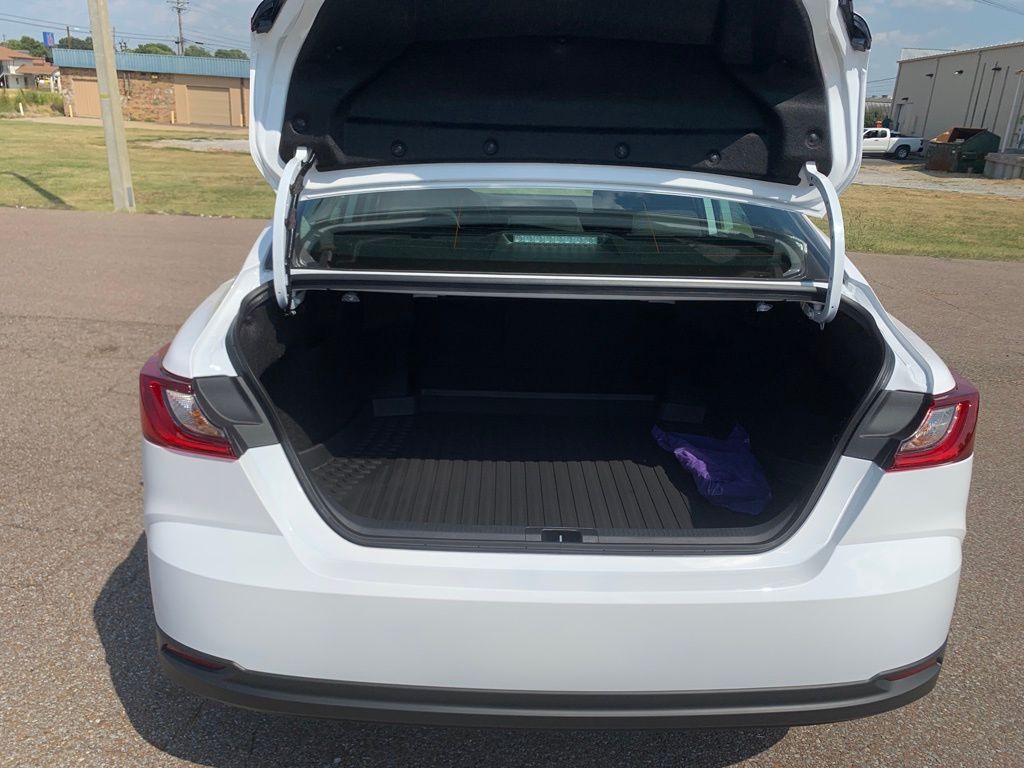 2026 Toyota Camry LE photo 23