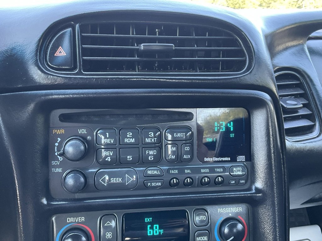 2004 Chevrolet Corvette Base photo 6