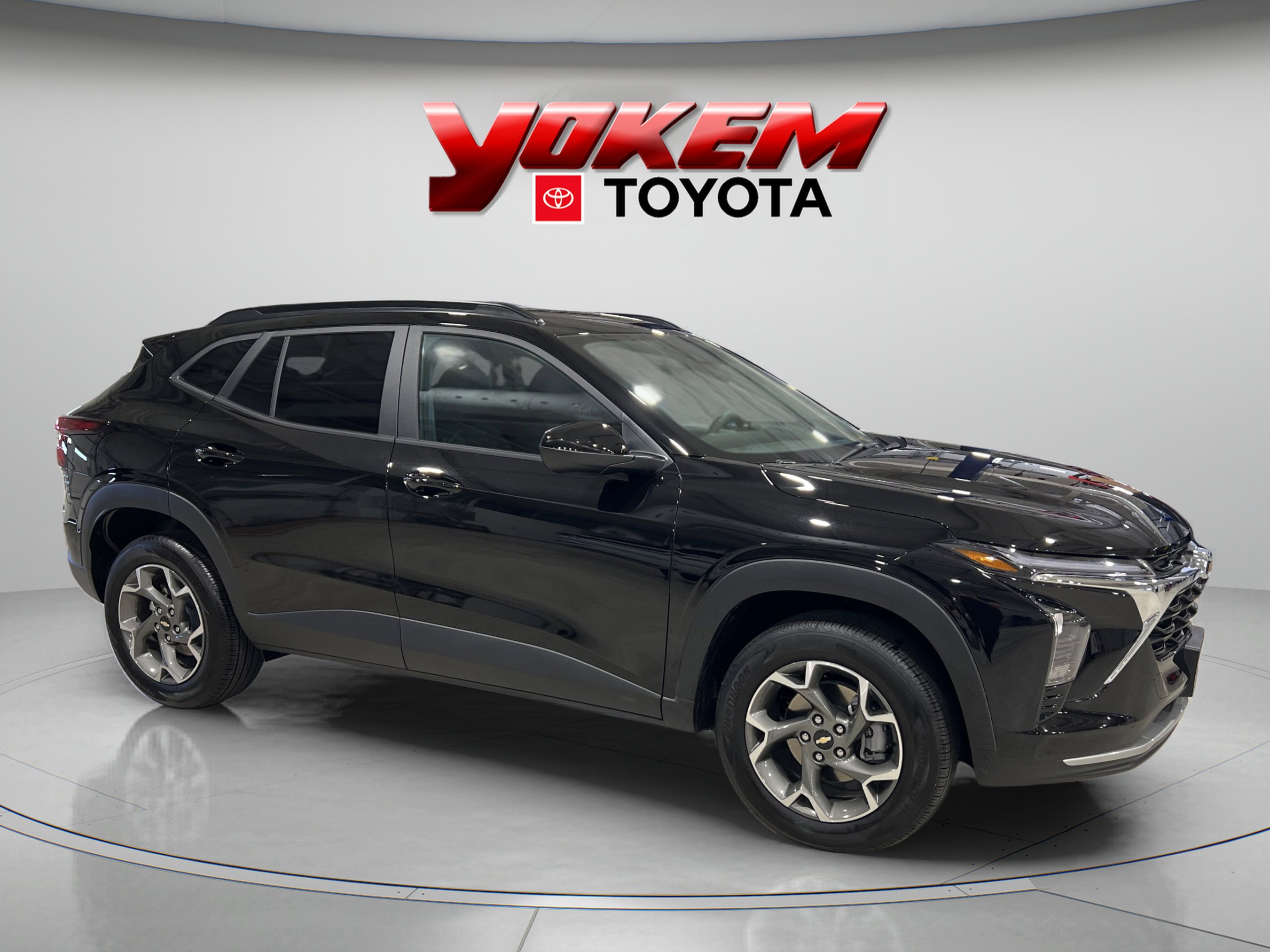 2025 Chevrolet Trax LT photo 5