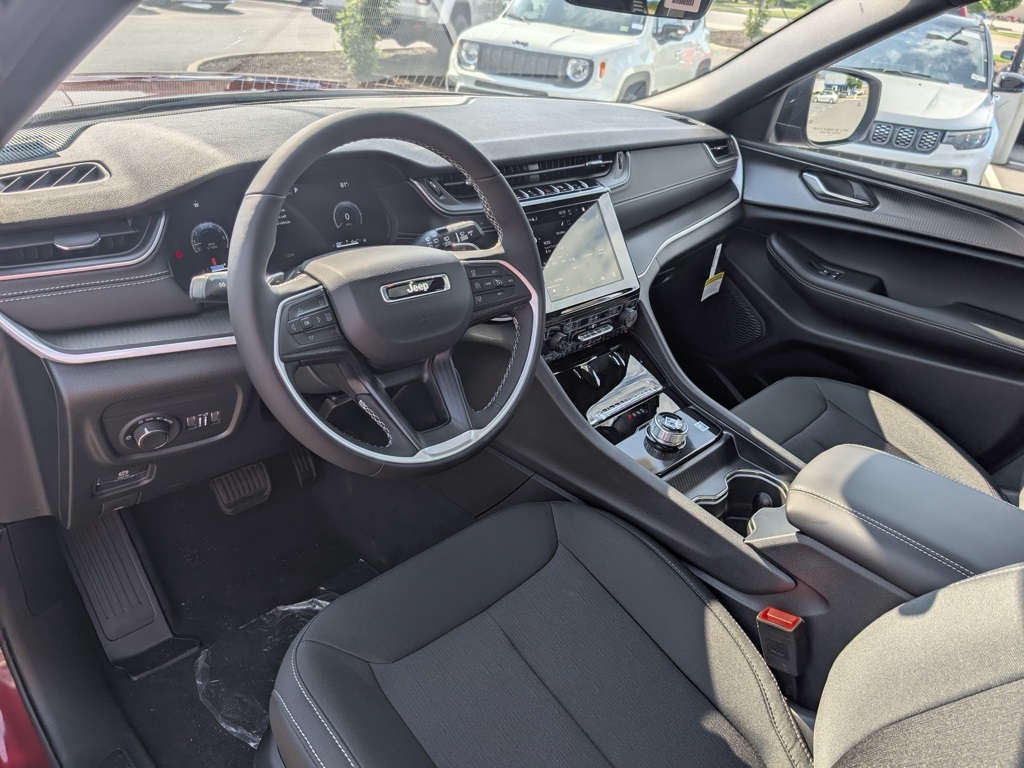 2025 Jeep Grand Cherokee L photo 18