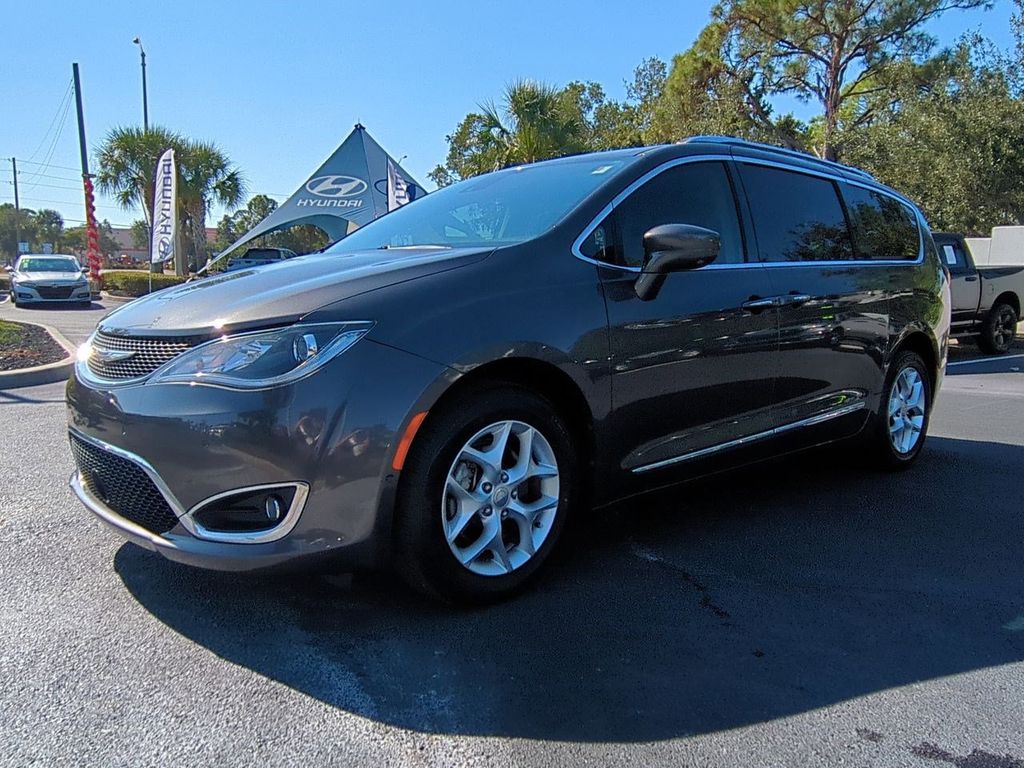 2020 Chrysler Pacifica Touring L Plus's photo