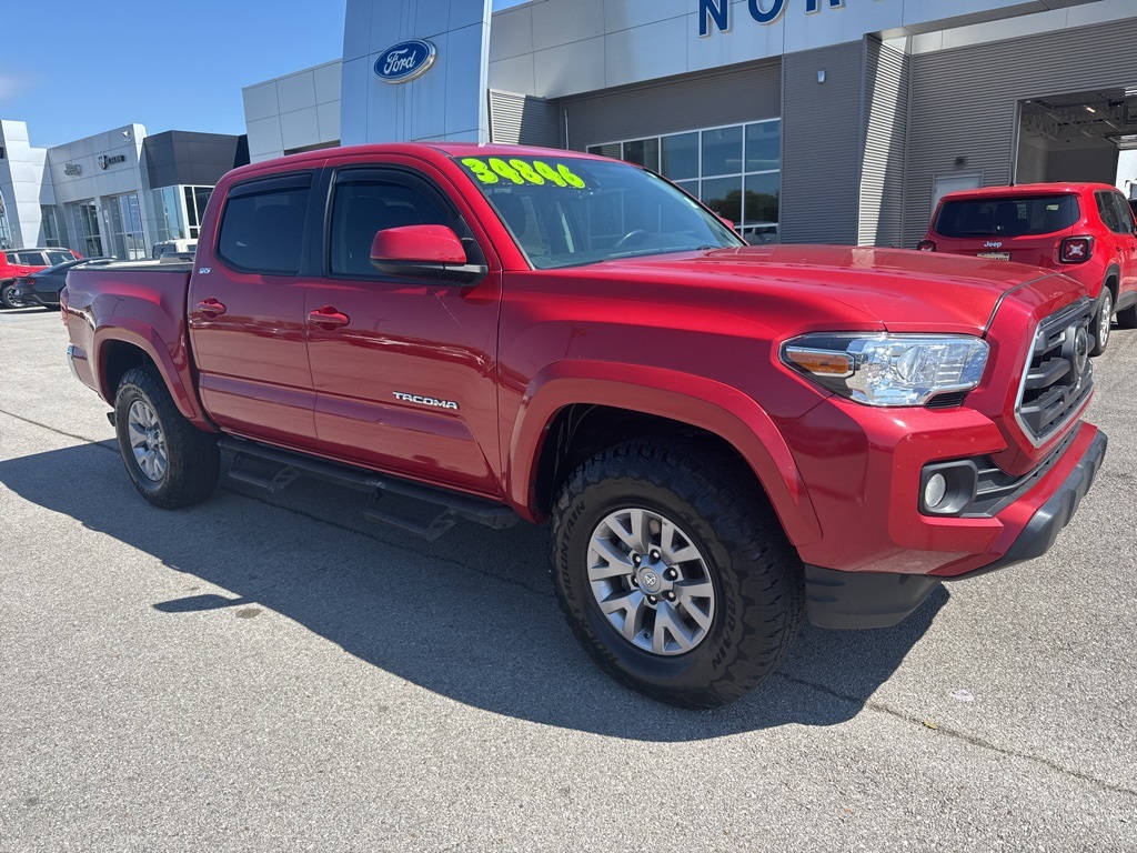 2019 Toyota Tacoma TRD Off-Road photo 2