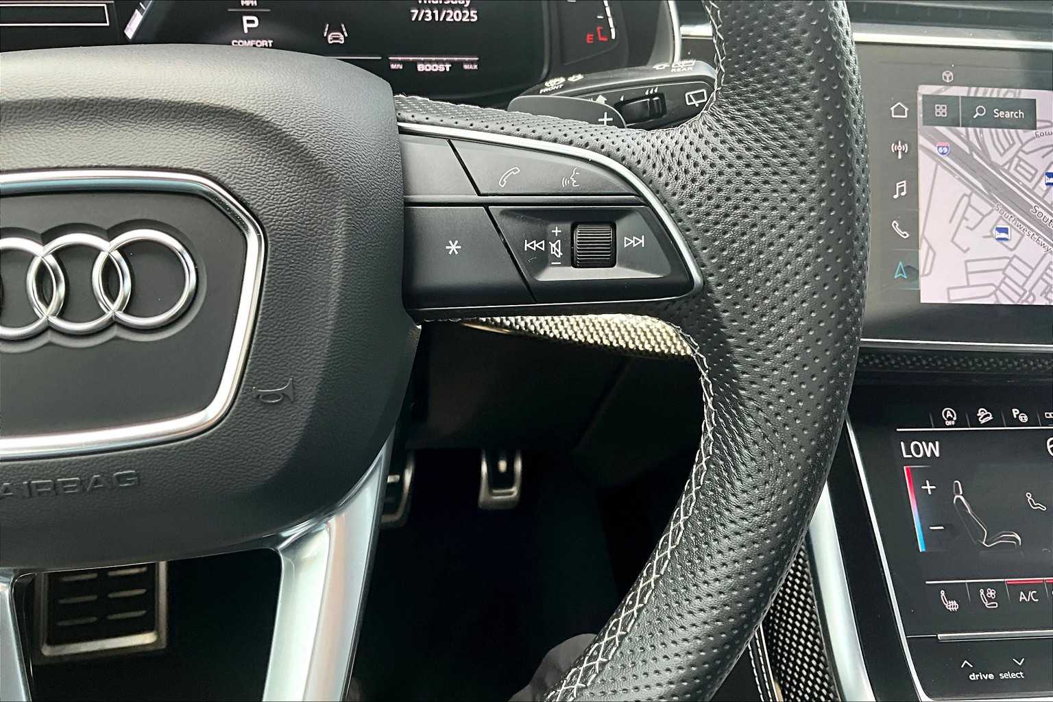 2023 Audi SQ7 Prestige photo 21