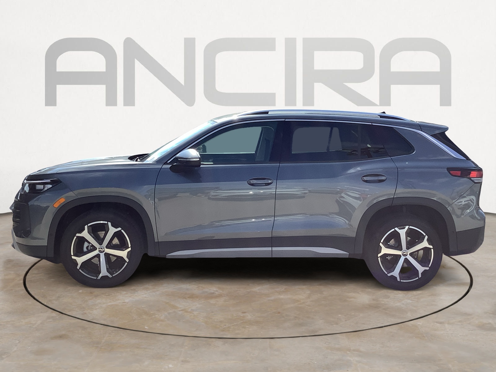 2025 Volkswagen Tiguan SE photo 4