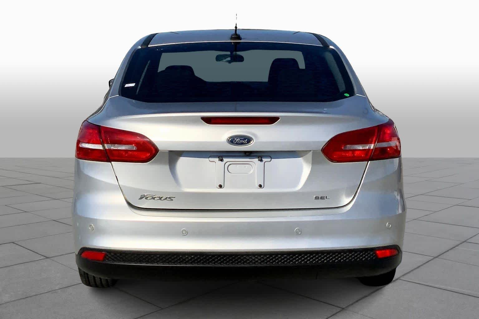 2018 Ford Focus SEL photo 4