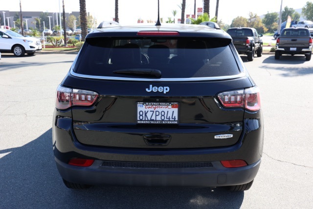 2018 Jeep Compass Latitude photo 2