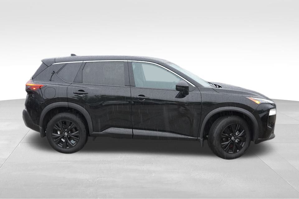 2021 Nissan Rogue SV AWD photo 2