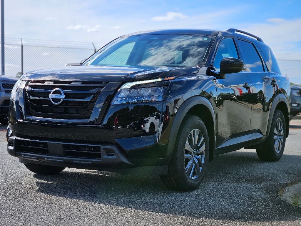 2025 Nissan Pathfinder SV photo 2