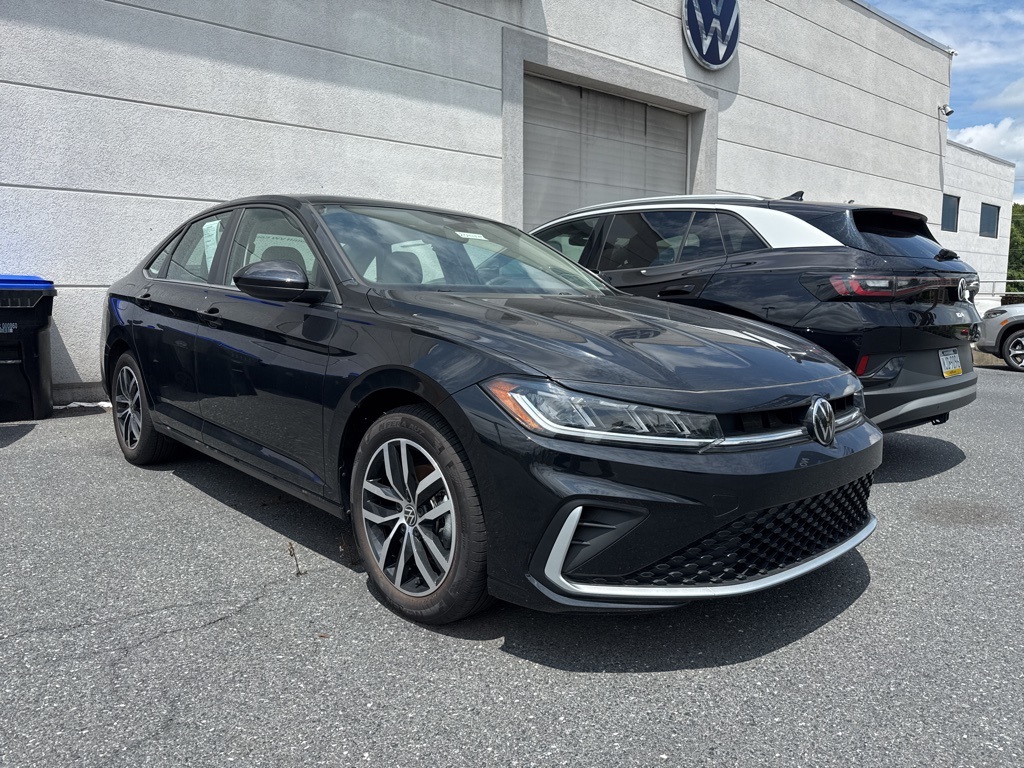 2025 Volkswagen Jetta SE's photo