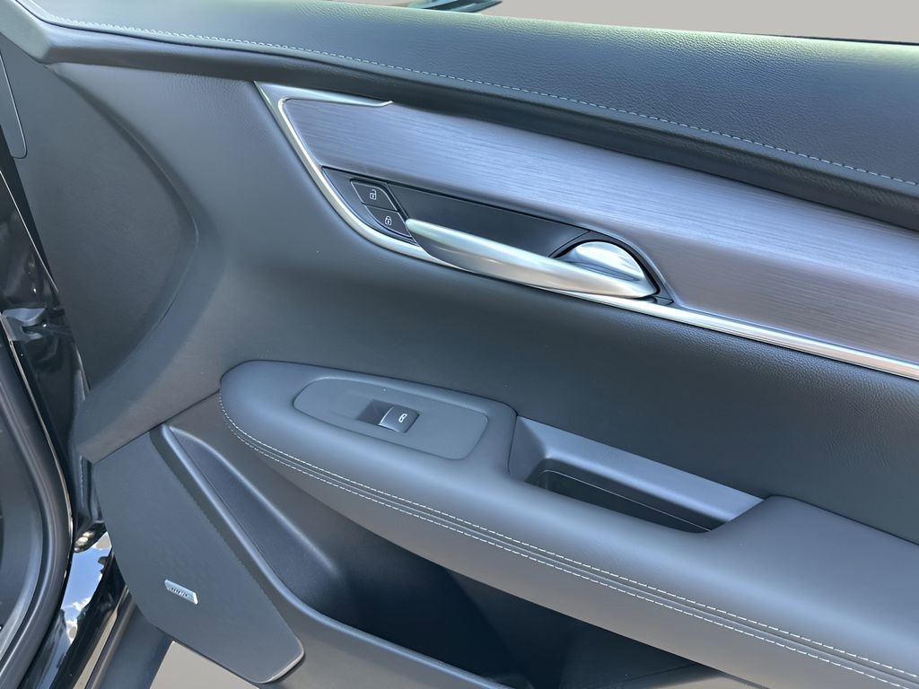 2025 Cadillac XT5 Luxury photo 12
