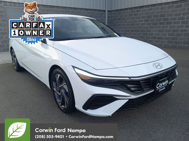 2025 Hyundai Elantra SEL's photo