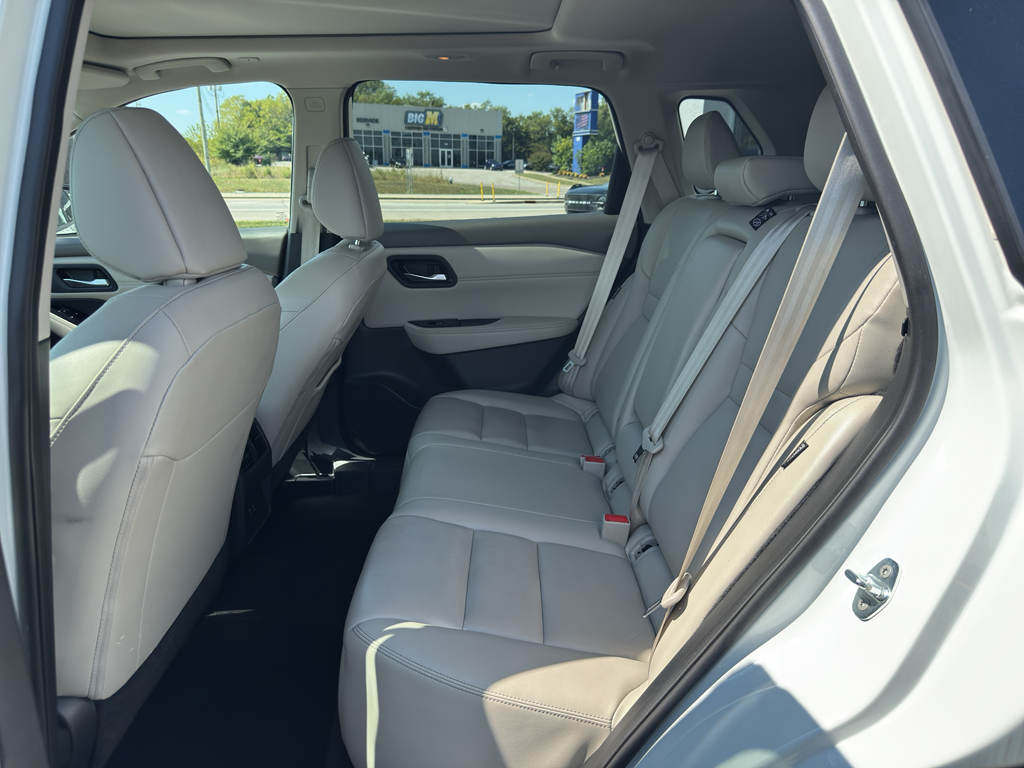 2023 Nissan Rogue SL photo 7