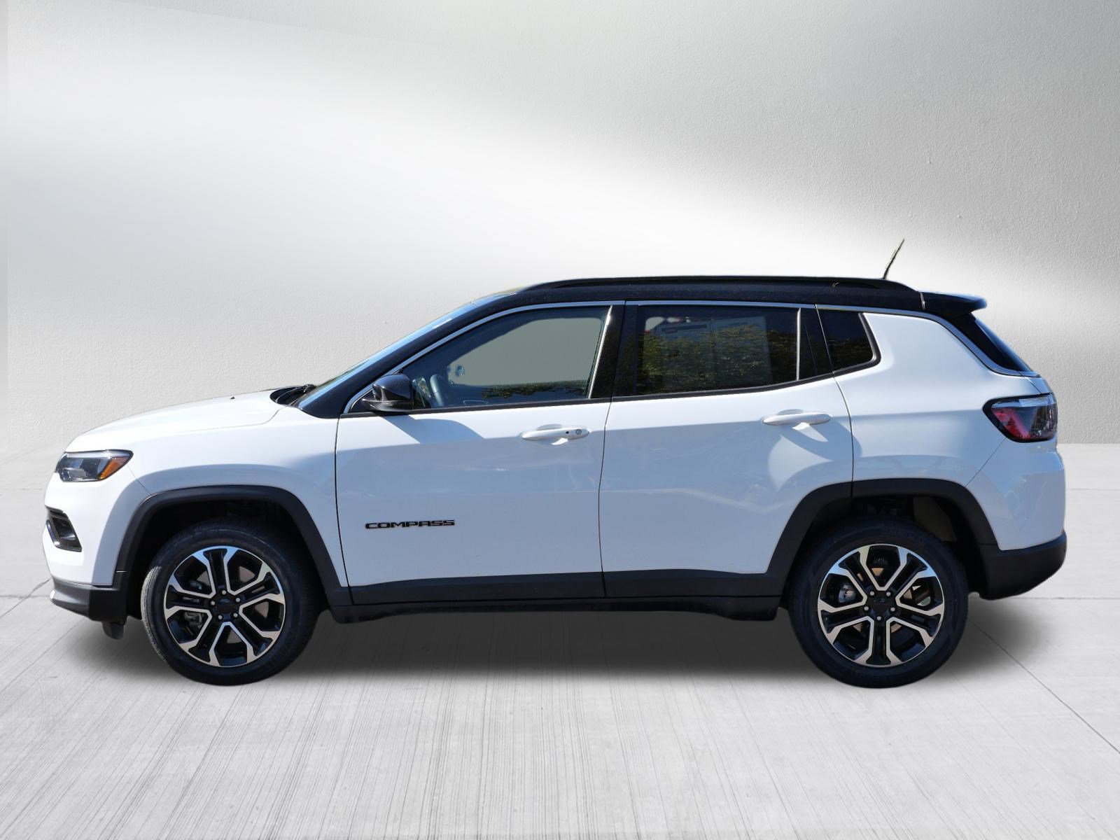 2023 Jeep Compass Limited photo 2