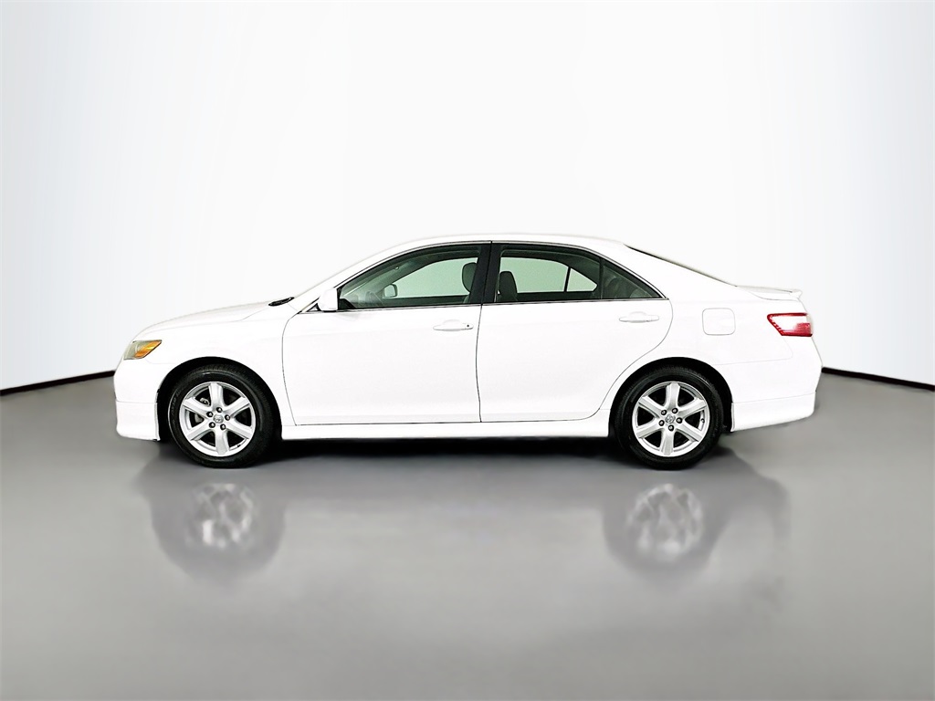 2009 Toyota Camry SE photo 4