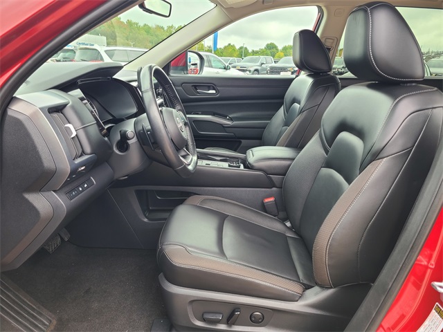 2023 Nissan Pathfinder SL photo 13