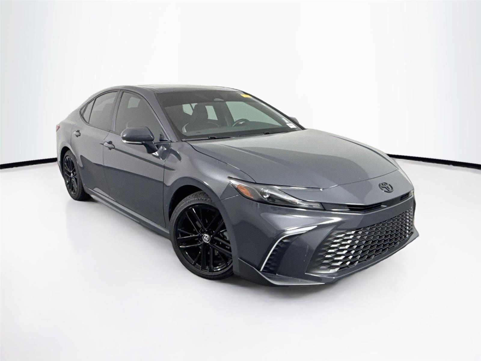 2025 Toyota Camry SE photo 4