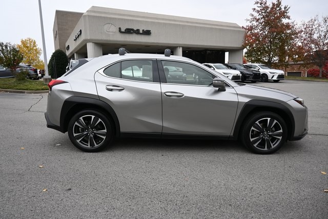 2020 Lexus UX 200 photo 2