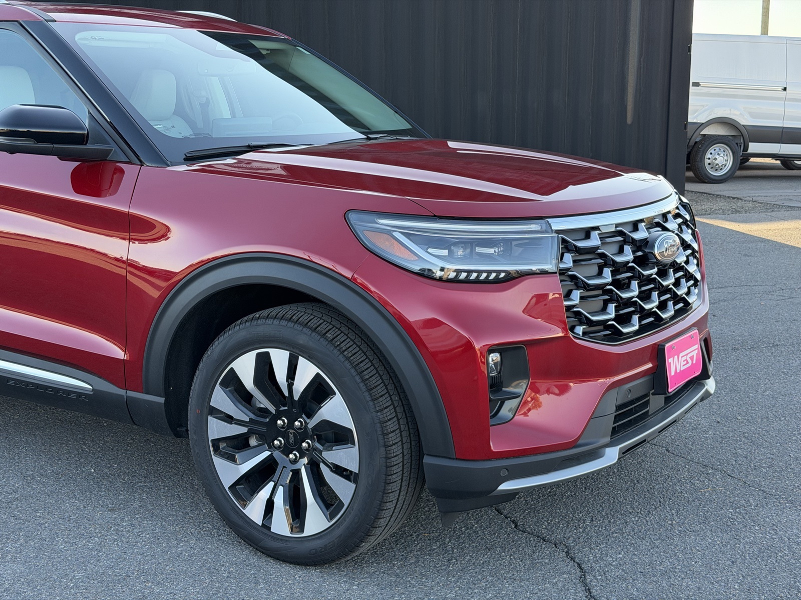 2025 Ford Explorer Platinum photo 3