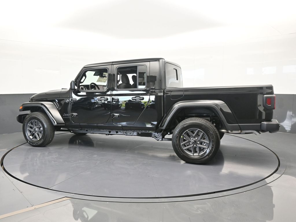 2025 Jeep Gladiator Sport S photo 3