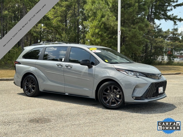 2025 Toyota Sienna XSE photo 2