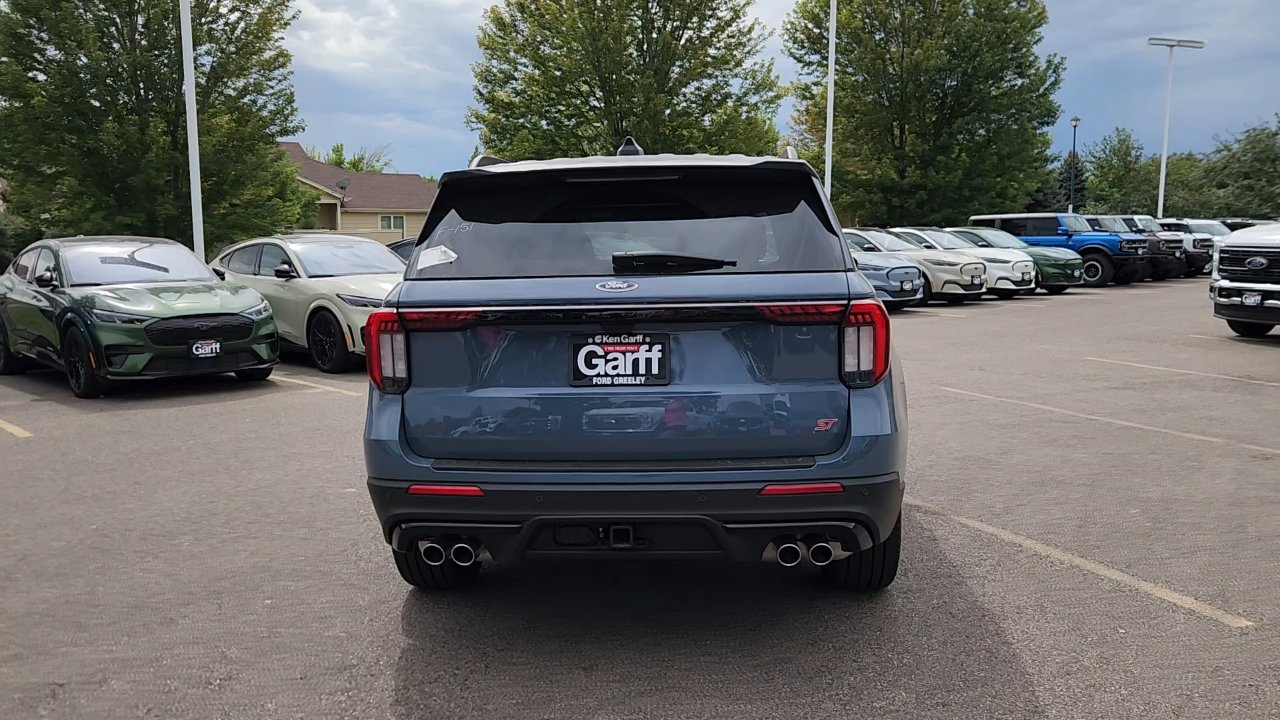 2025 Ford Explorer ST photo 7