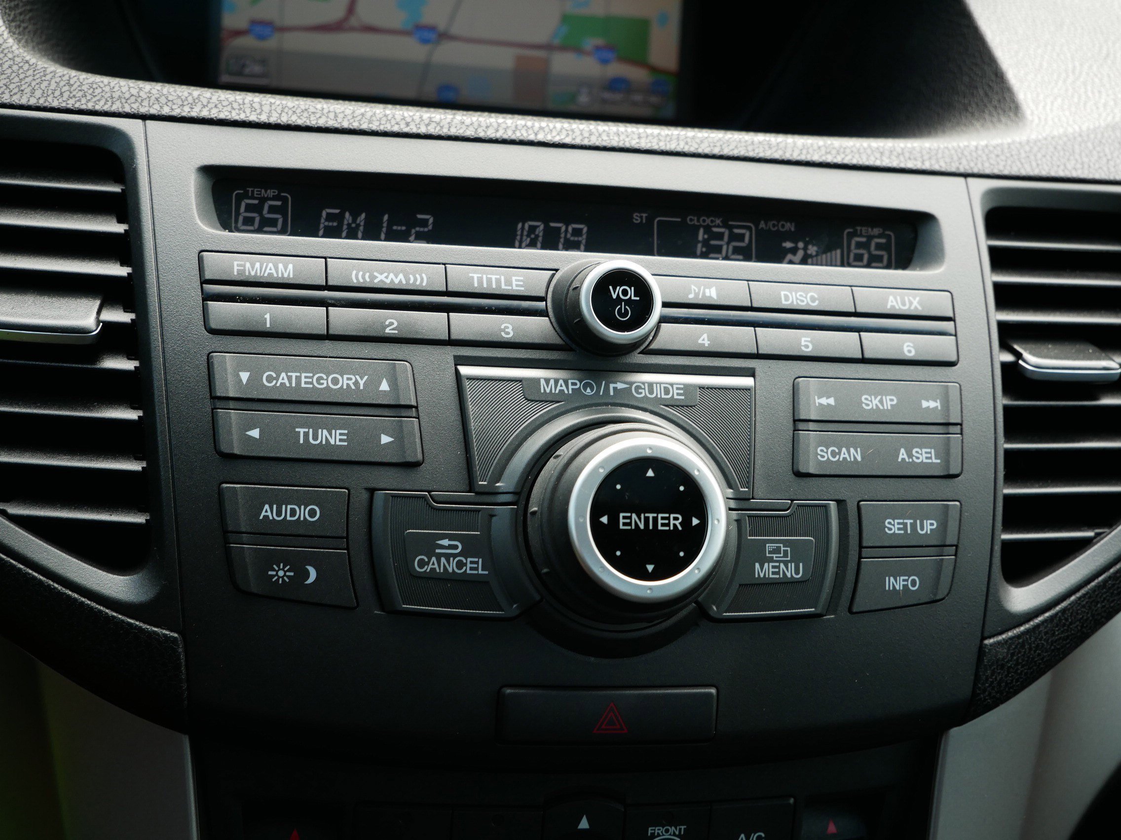 2010 Acura TSX Technology photo 23