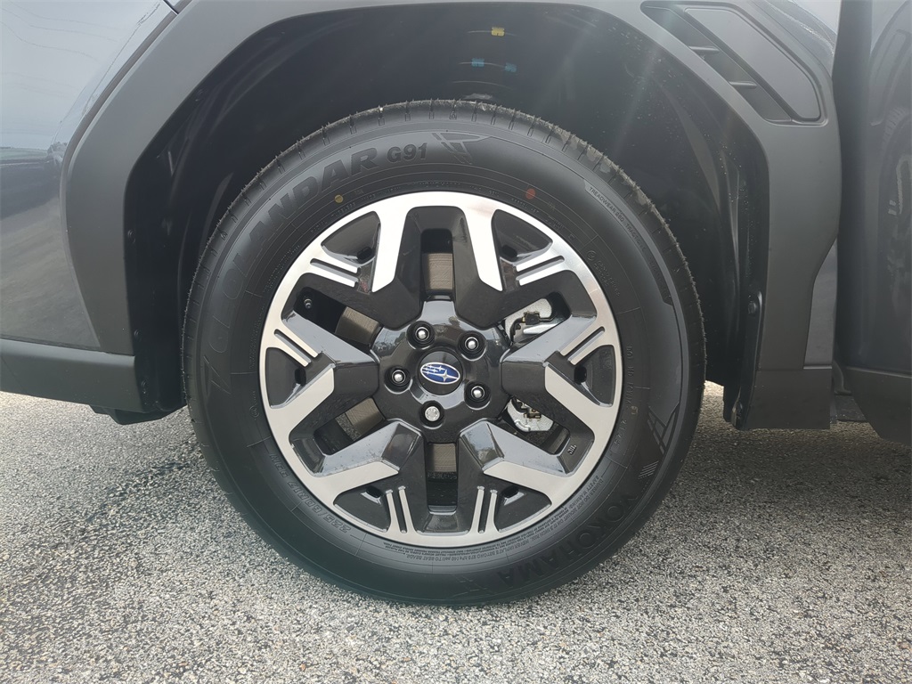 2025 Subaru Forester Premium photo 29