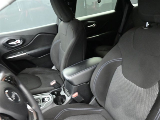 2020 Jeep Cherokee Latitude photo 31