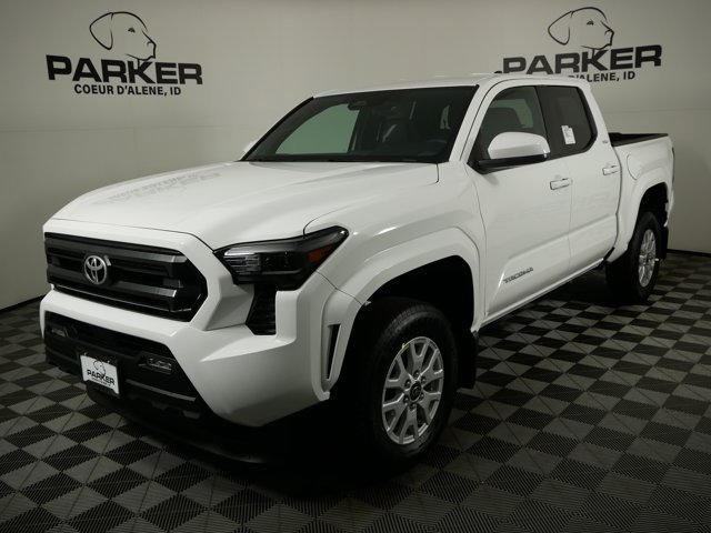 2025 Toyota Tacoma SR5's photo