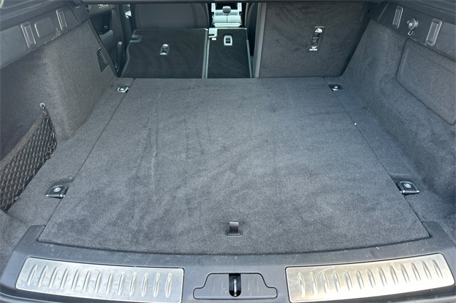2025 Land Rover Range Rover Velar SE photo 14