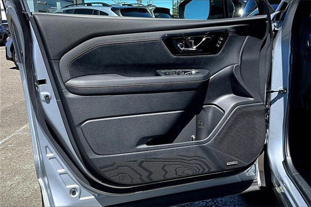 2025 Subaru Forester Touring photo 21