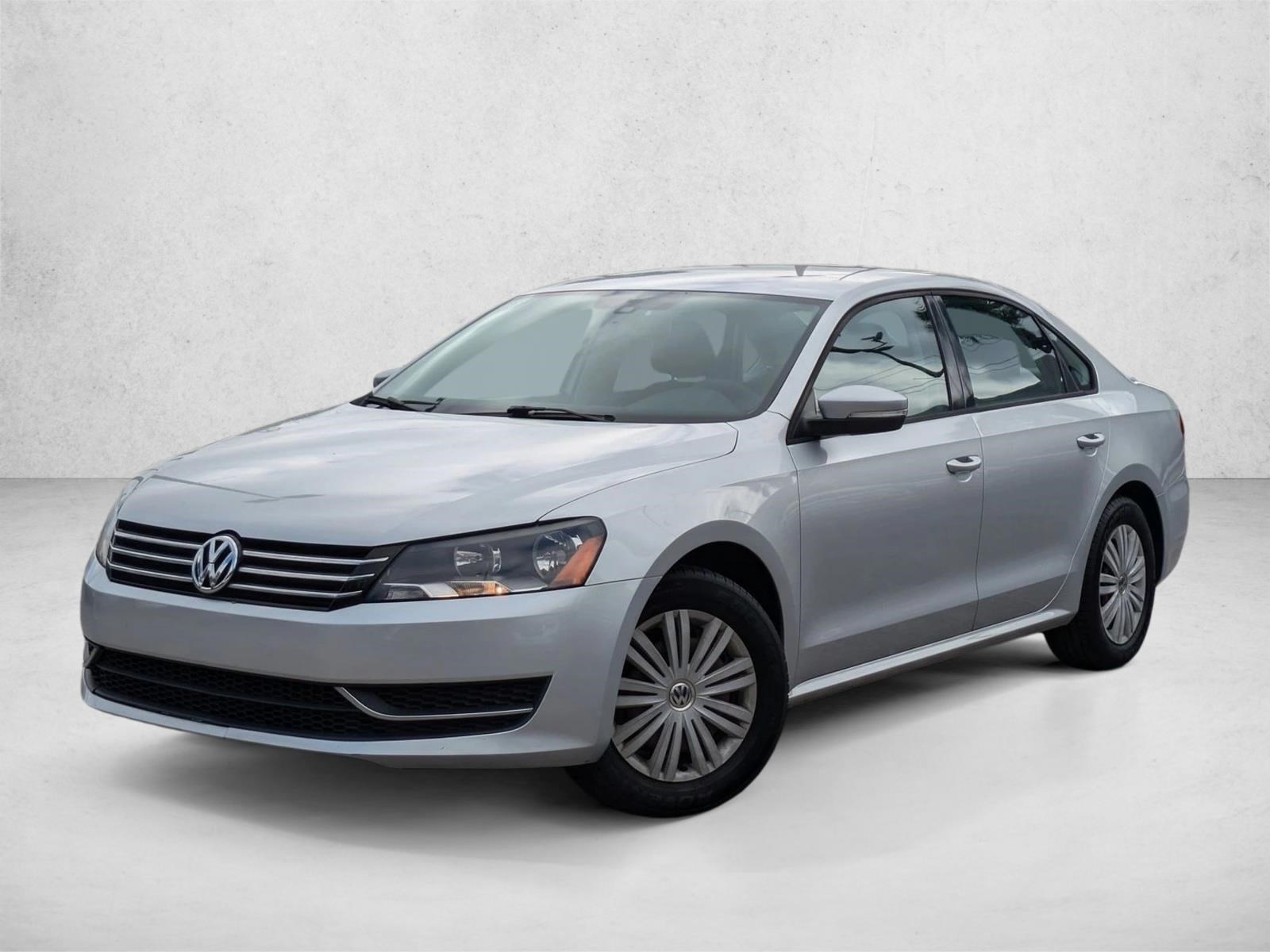 2014 Volkswagen Passat S's photo
